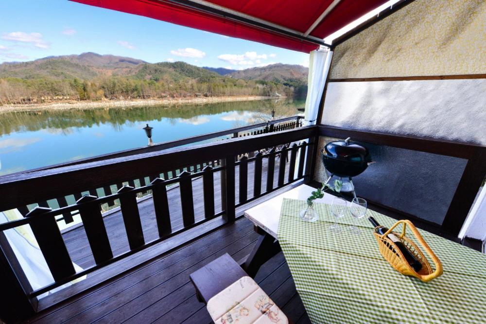 Moonlight Blue Pension Gapyeong Exterior photo